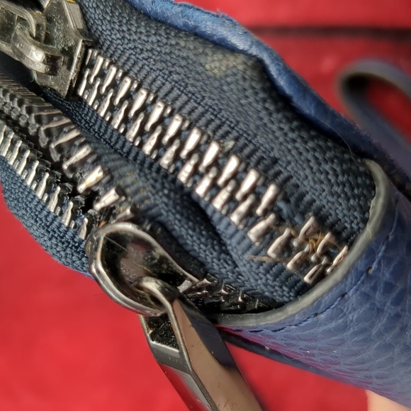 Halston blue vinyl wallet - Picture 7 of 7